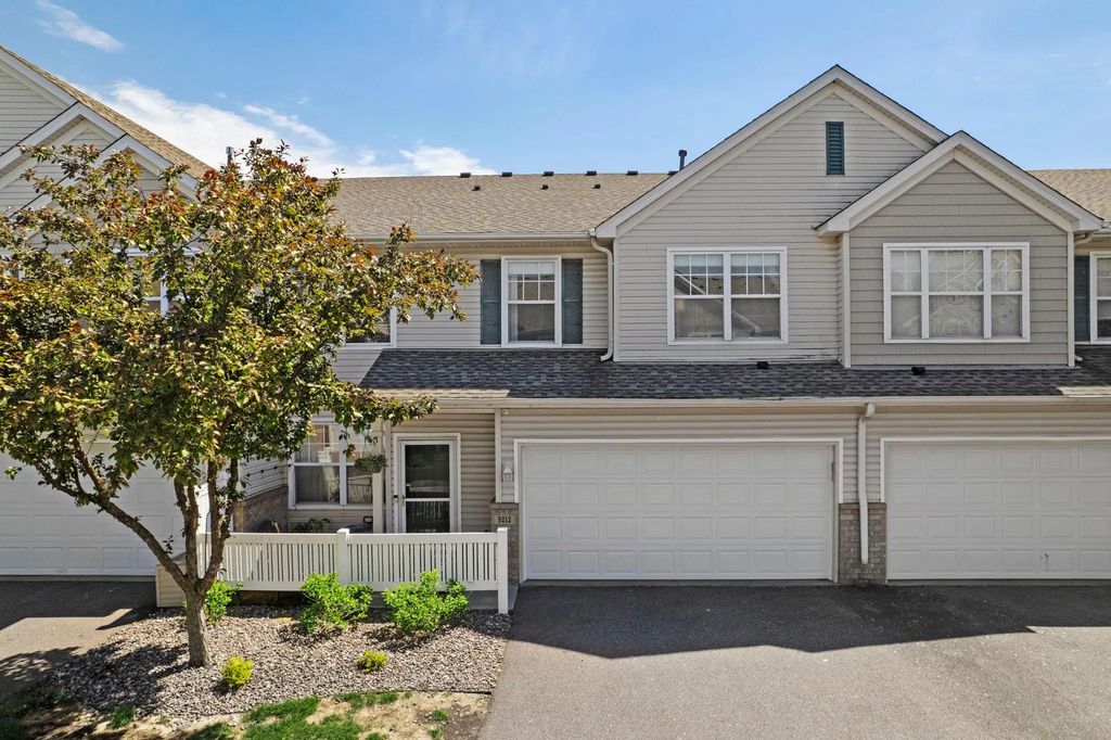 9212 Holly Lane N, Maple Grove
