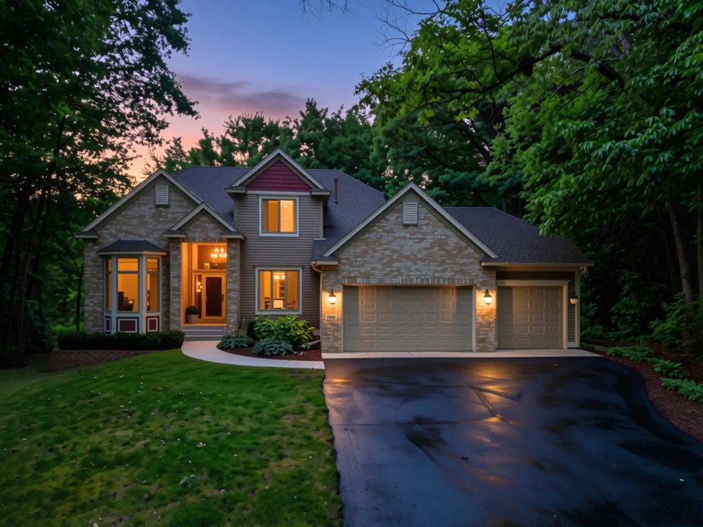 11125 Woods Trail N, Champlin