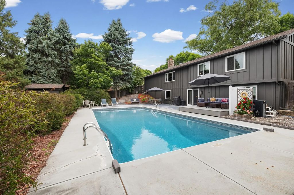7835 Berkshire Lane N, Maple Grove