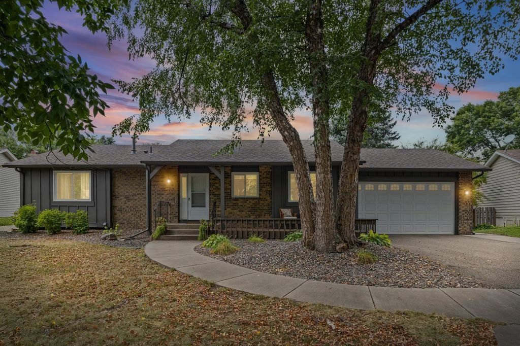 7835 Berkshire Lane N, Maple Grove