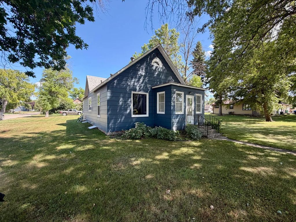251 3rd Avenue N, Casselton