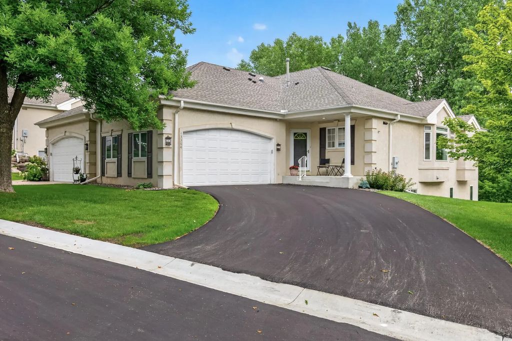 13364 Hummingbird Drive, Apple Valley
