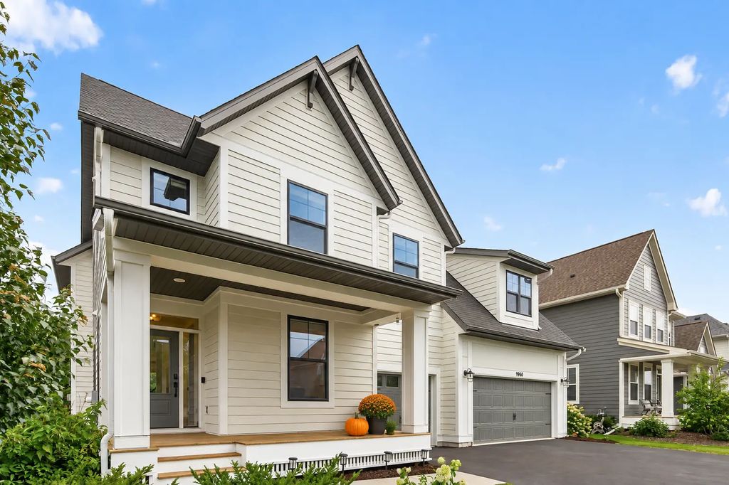9960 Arrowwood Trail, Woodbury