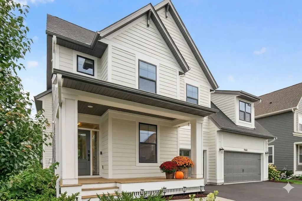 9960 Arrowwood Trail, Woodbury