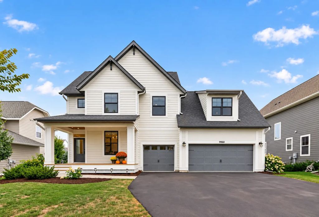 9960 Arrowwood Trail, Woodbury