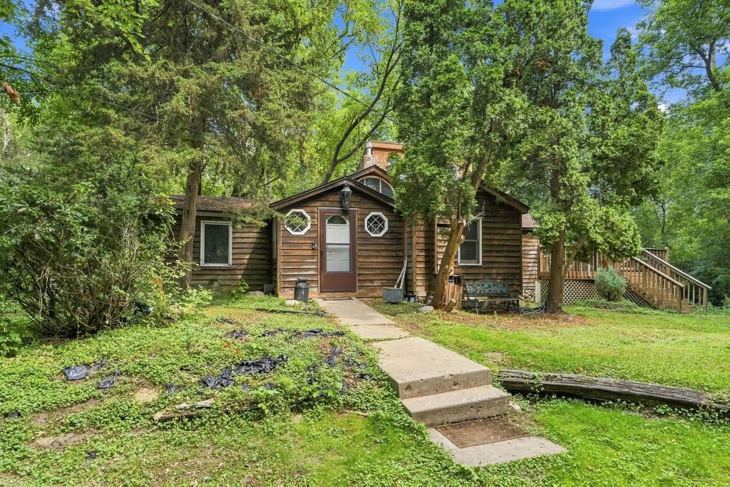 15320 Highwood Drive, Minnetonka