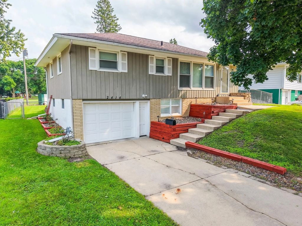 2414 23rd Avenue Nw, Rochester