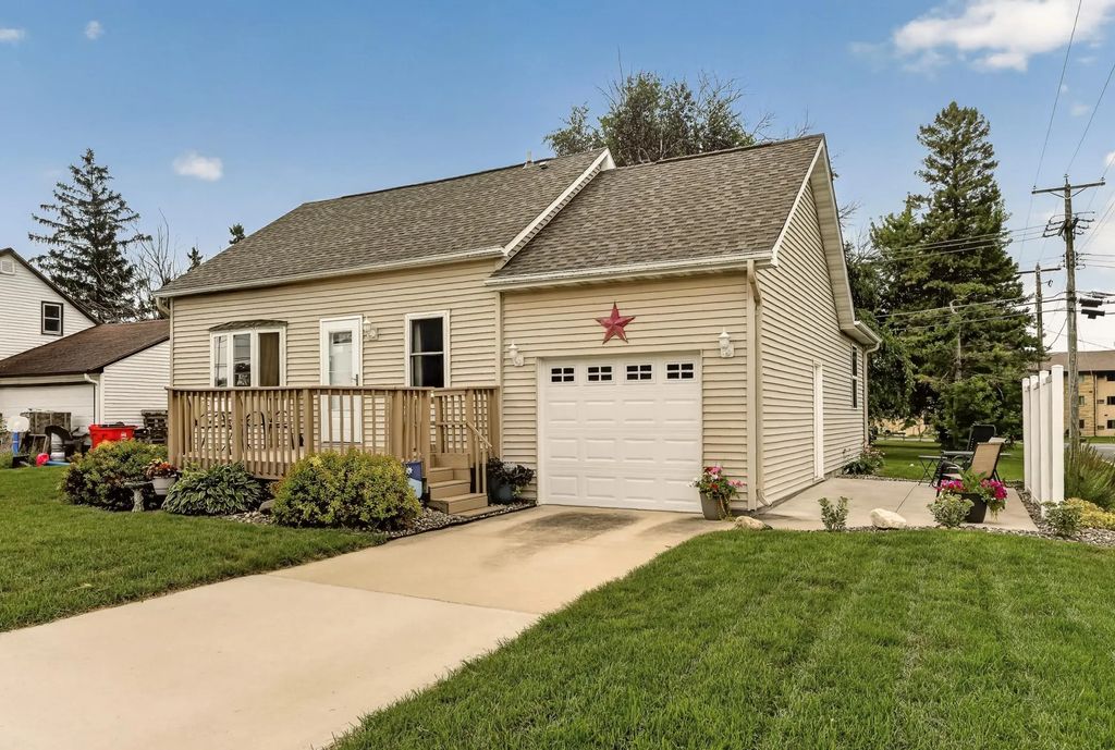 113 1st Street Sw, Dodge Center