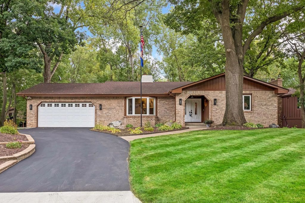 5505 W Danube Road, Fridley