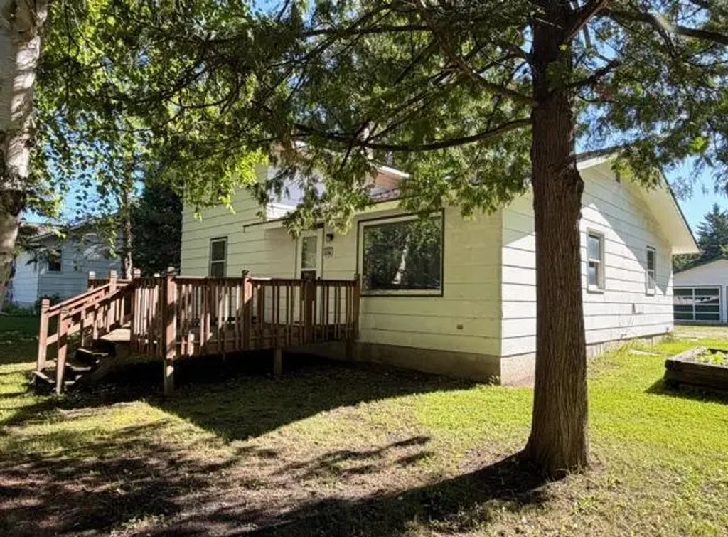 606 9th Avenue Se, Roseau