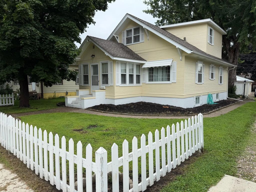 812 Bridge Avenue, Albert Lea