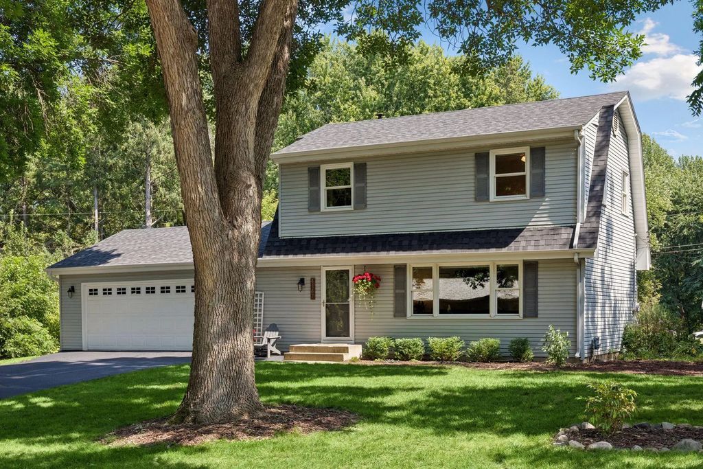 4147 Hull Road, Minnetonka