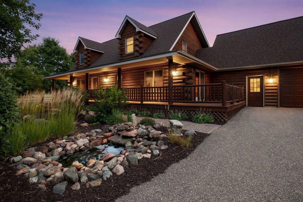 1157 River Drive, River Falls
