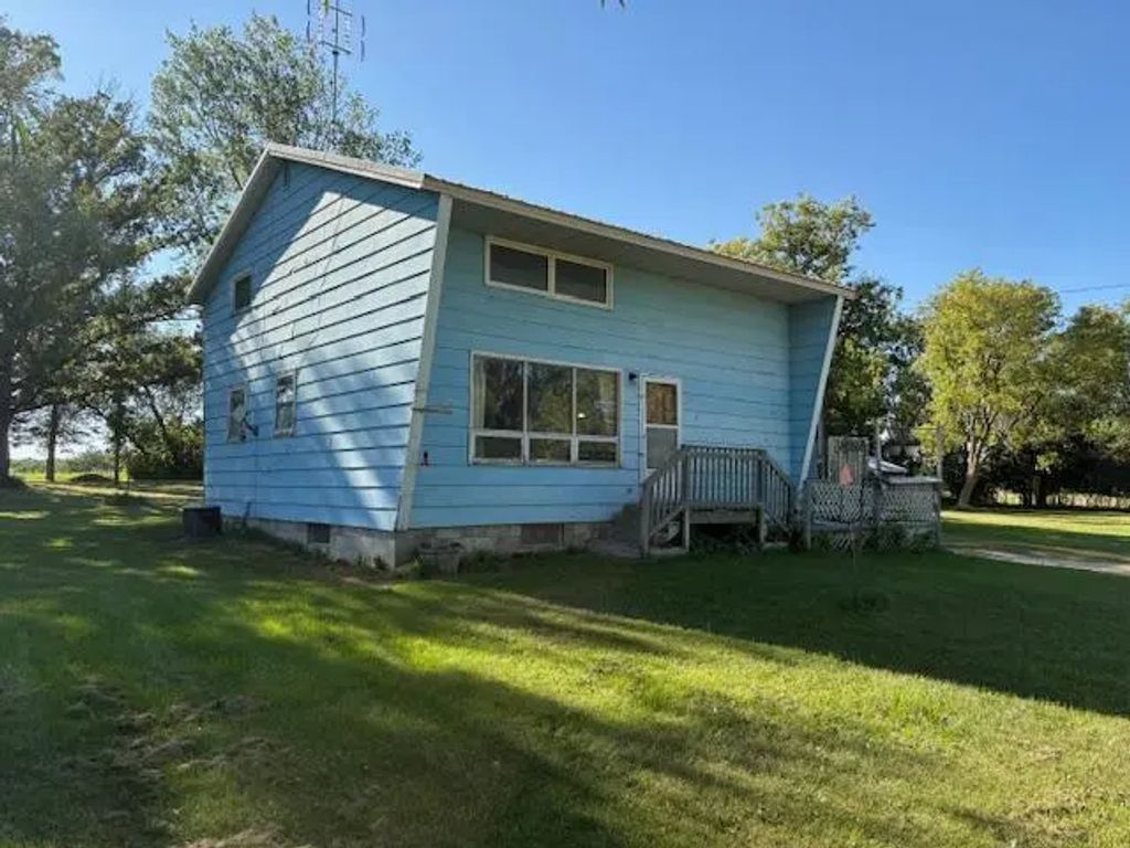 27369 County 89, Long Prairie