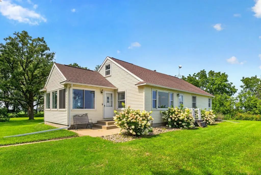 9321 105th Avenue Sw, Hayfield