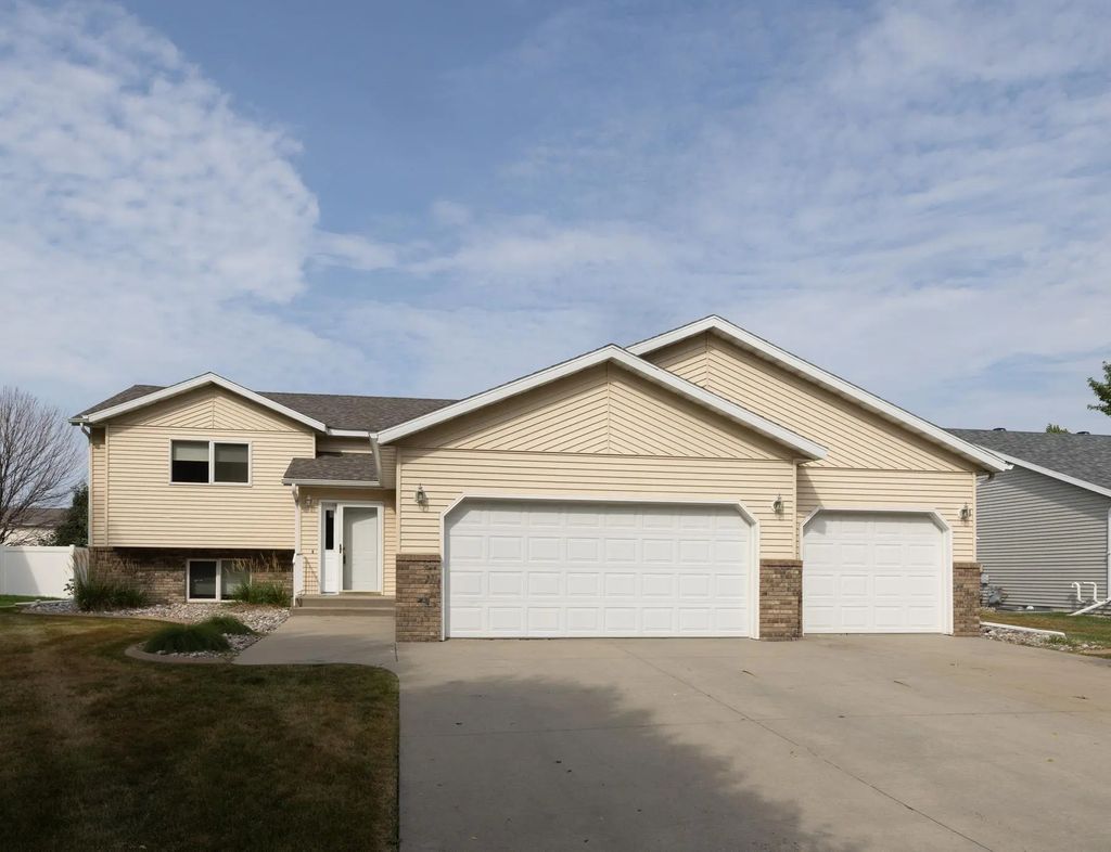 3609 Westmoor Boulevard, Moorhead