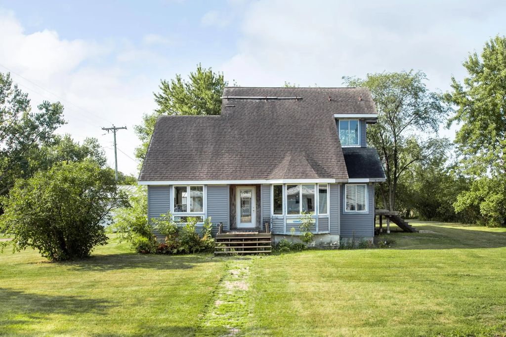 221 E Lake Street, Parkers Prairie