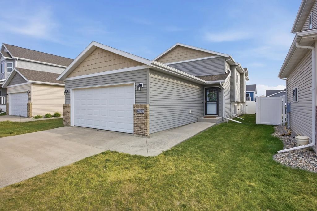 6270 56th Avenue S, Fargo