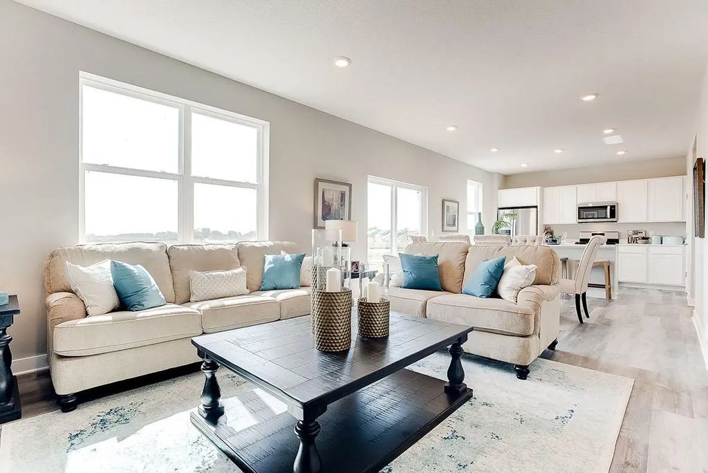 17077 Draper Way, Lakeville