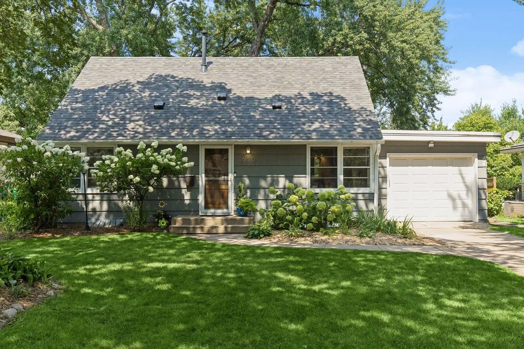 6810 W 24th Street, Saint Louis Park