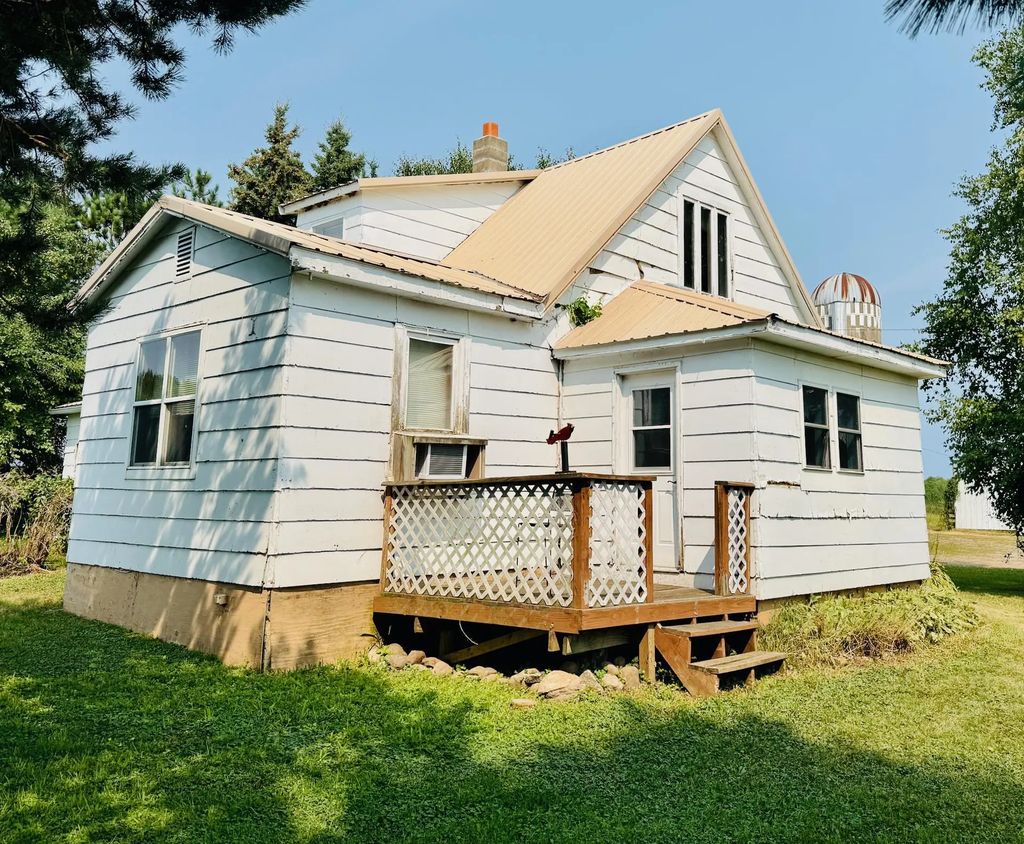 35053 180th Avenue, Onamia