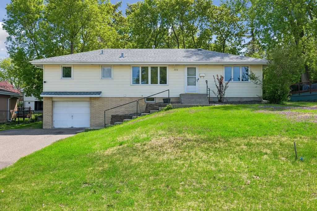 3032 Louisiana Avenue N, Crystal