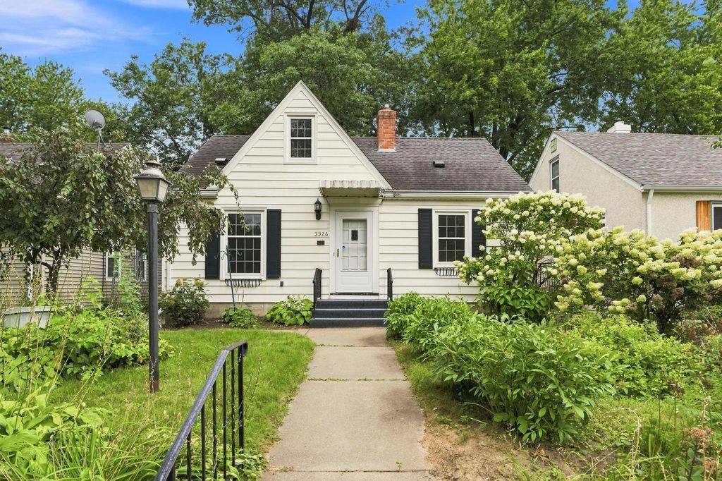 3326 Lincoln Street Ne, Minneapolis