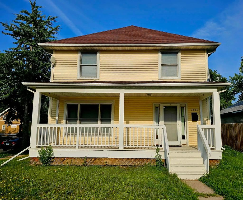 2324 Emerson Avenue N, Minneapolis
