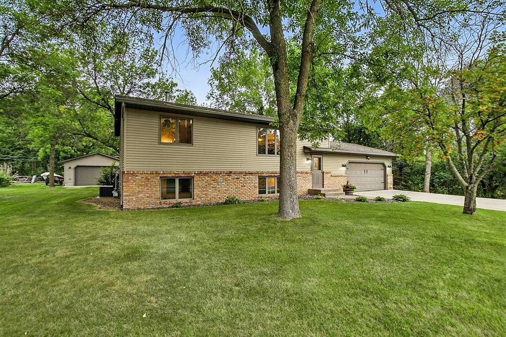 1557 Wildwood Road, St Cloud