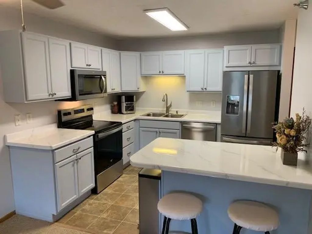 880 Lyn Way 204, Hastings