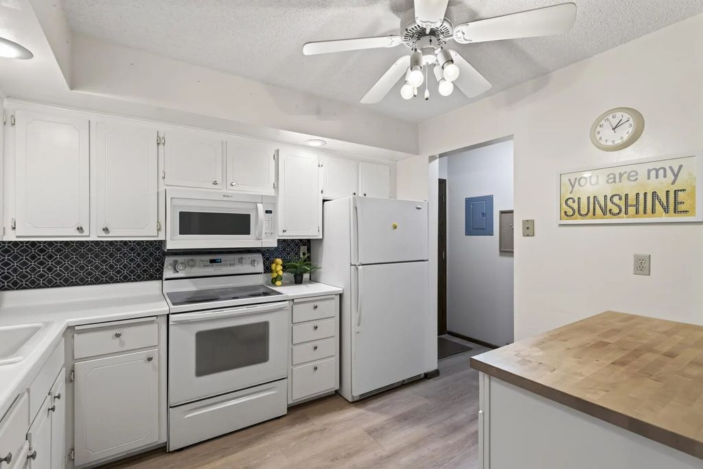 12600 Parkwood Drive 110, Burnsville
