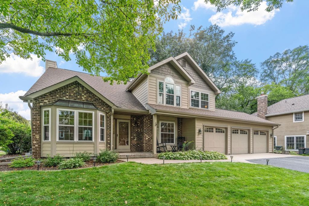 13547 Essex Court, Eden Prairie