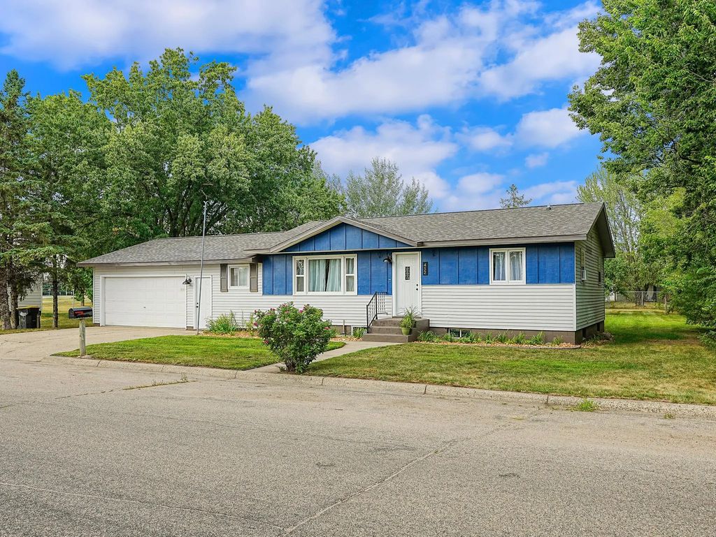 452 4th St Nw, Perham