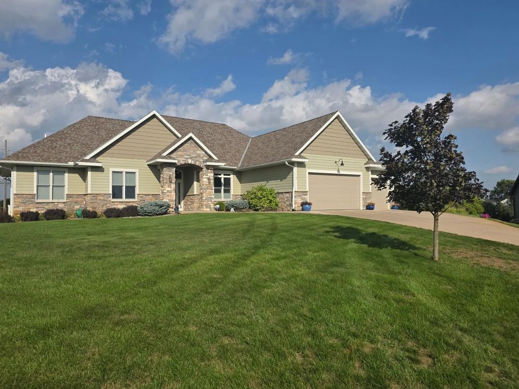 15261 Alpine Court Nw, Ramsey