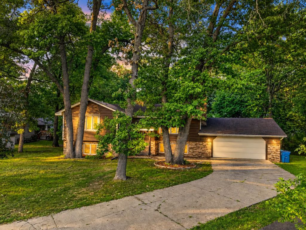 10890 133rd Circle N, Champlin