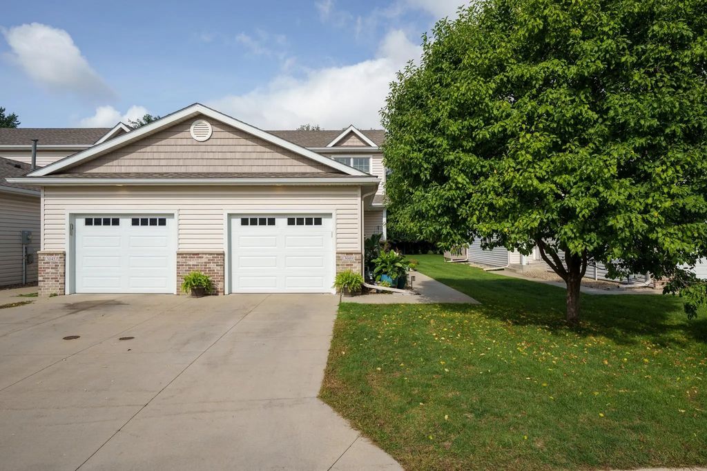 3049 Venice Lane Nw, Rochester