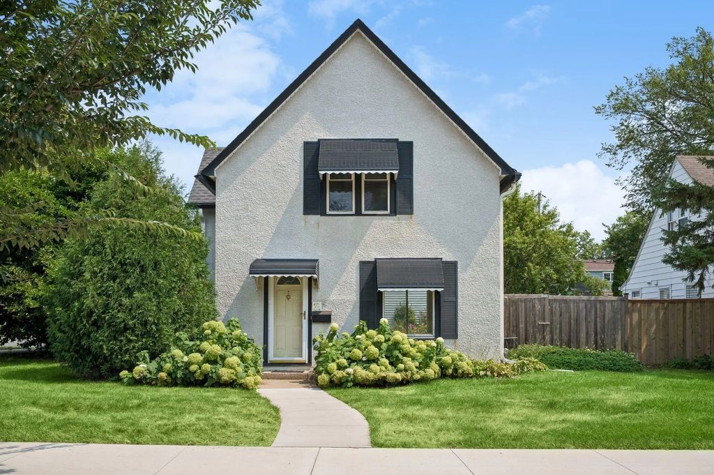 333 8th Avenue N, Hopkins