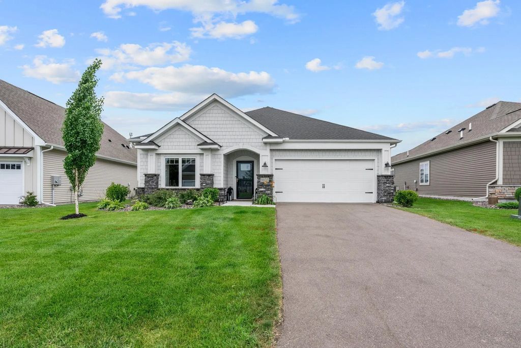 8025 Walnut Lane, Corcoran