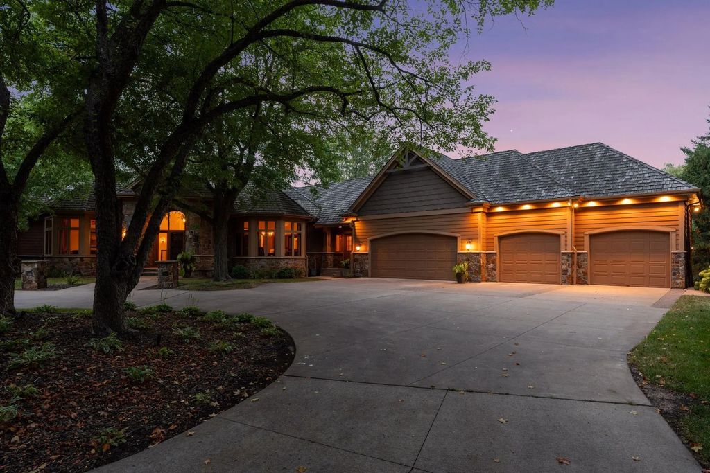 750 Navajo Road W, Medina