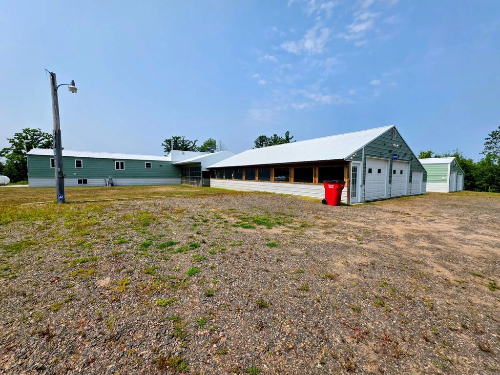 N1335 Pine Grove Road, Sarona