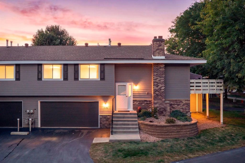 11236 Vessey Circle, Bloomington