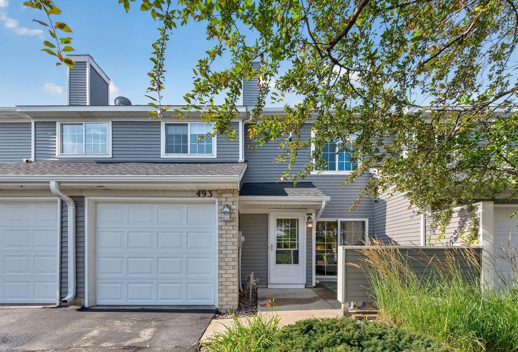 493 Marshland Trail, Chanhassen