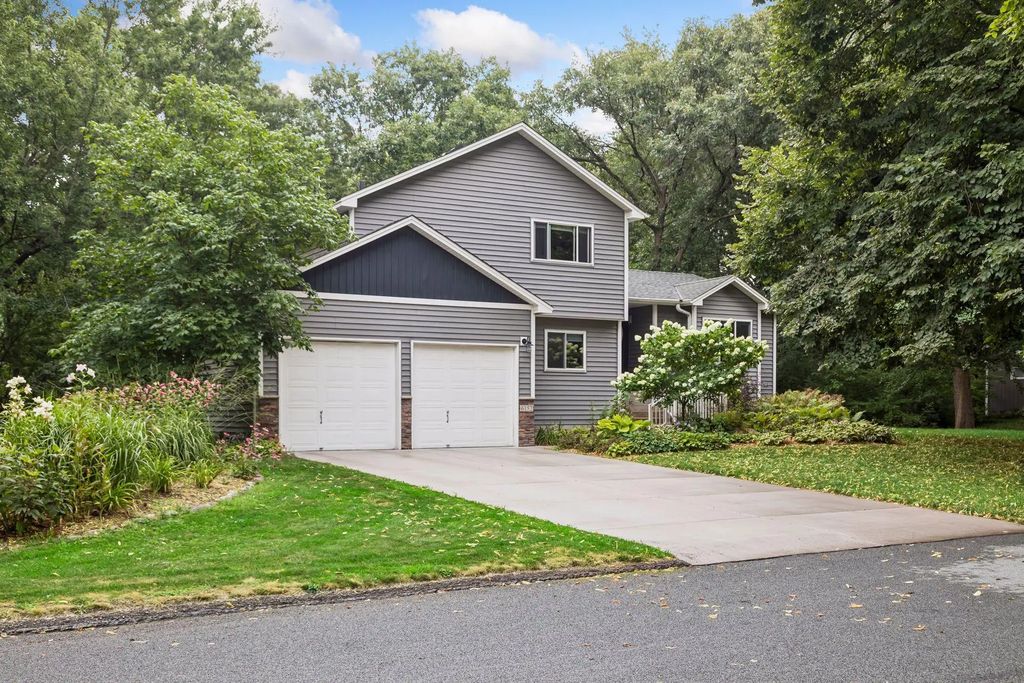 6152 Laurene Avenue, Lino Lakes