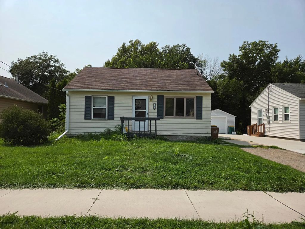 813 Ulstad Avenue, Albert Lea