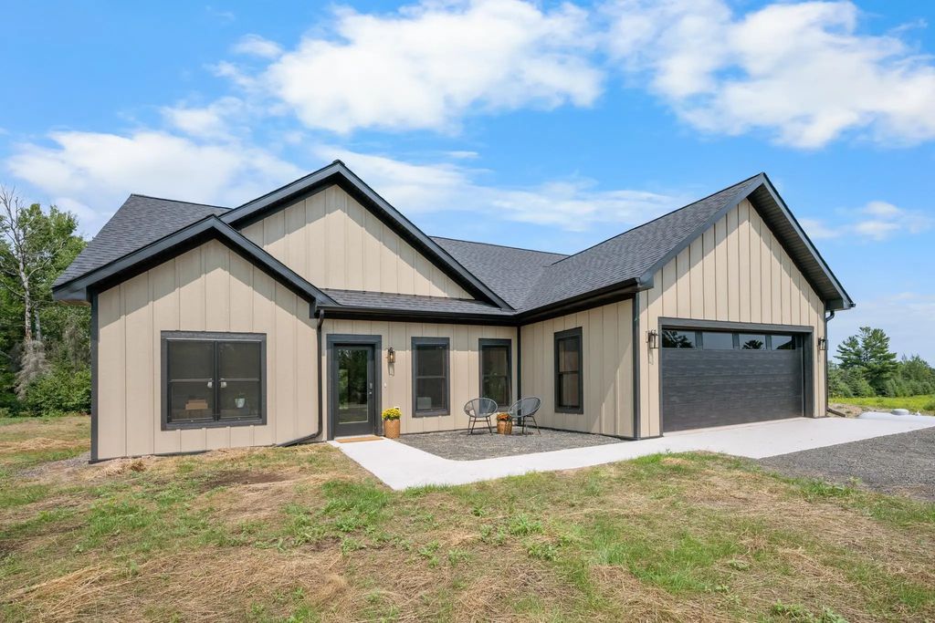 1241 Airport Road, Two Harbors