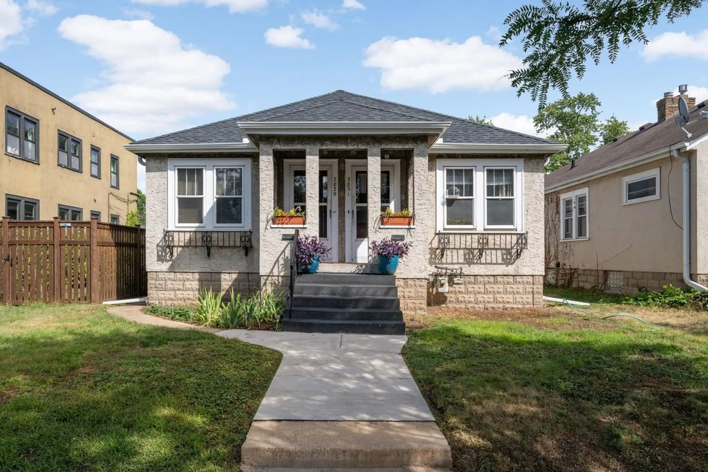 3829 28th Avenue S, Minneapolis