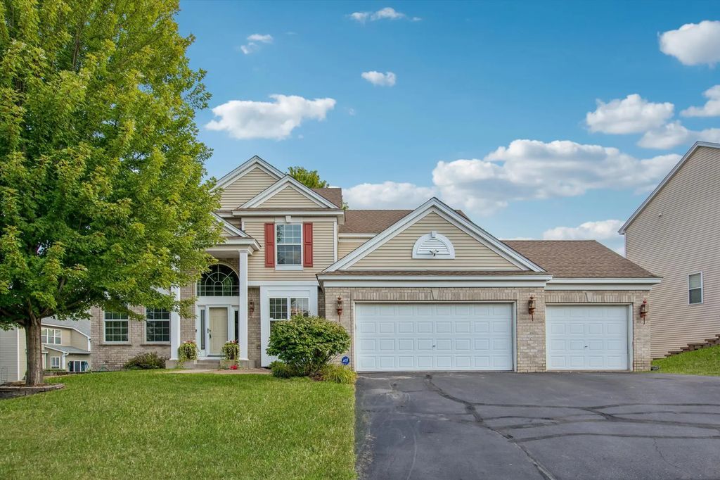 7221 Lydia Lane, Woodbury