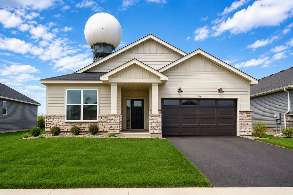 5200 Long Pointe Bay, Woodbury