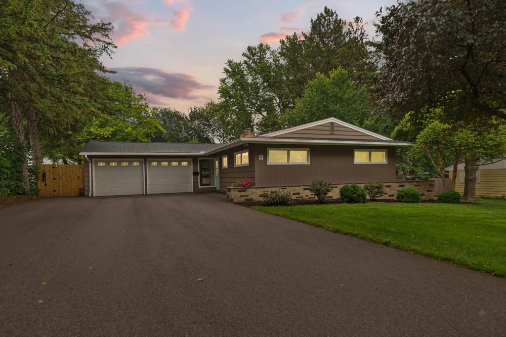 17 9th Avenue Se, Faribault