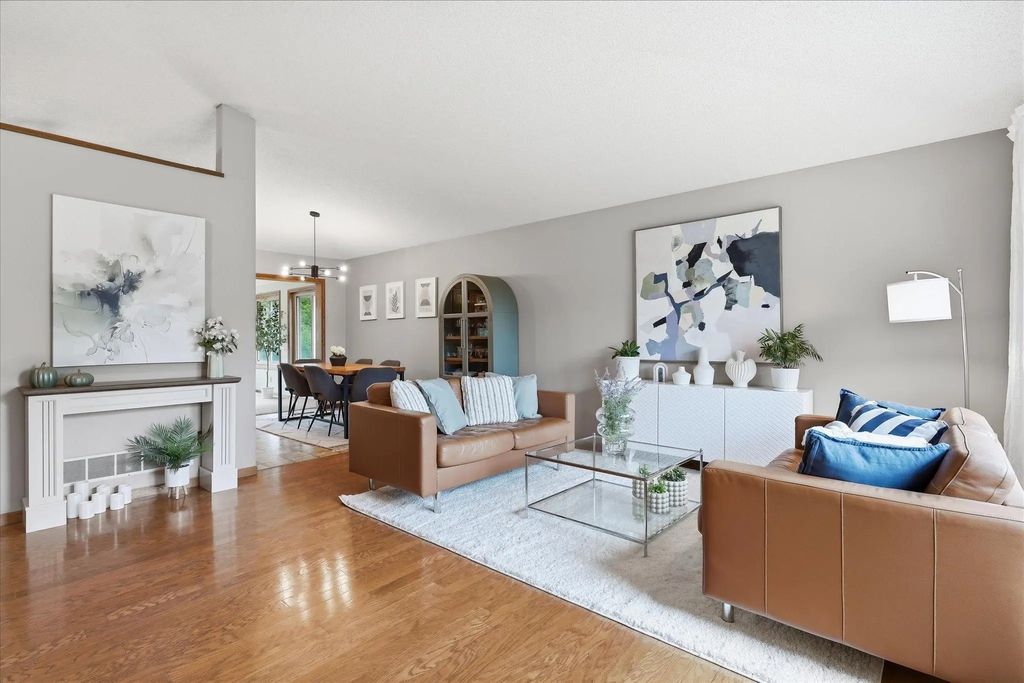 15410 Danville Avenue W, Rosemount